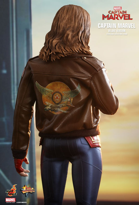 Captain Marvel 1/6 (Deluxe Version)