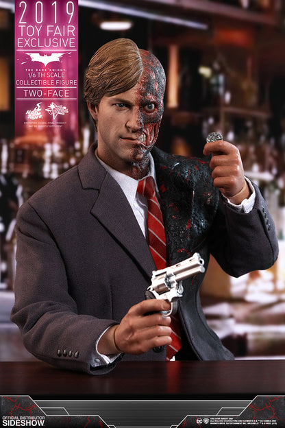 Two-Face 1/6 The Dark Knight Batman