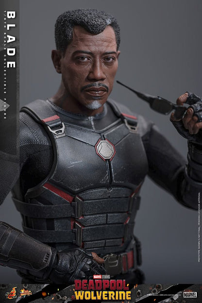 Blade 1/6 Deadpool & Wolverine Hot Toys