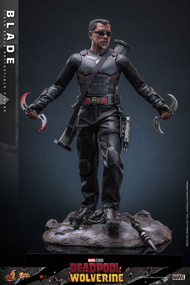 Blade 1/6 Deadpool & Wolverine Hot Toys