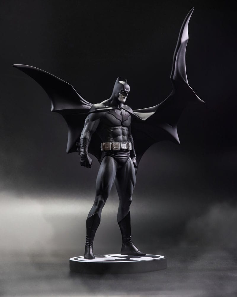 DC Direct Estatua a Batman Black & White Batman (by Jorge Jimenez) 27 cm
