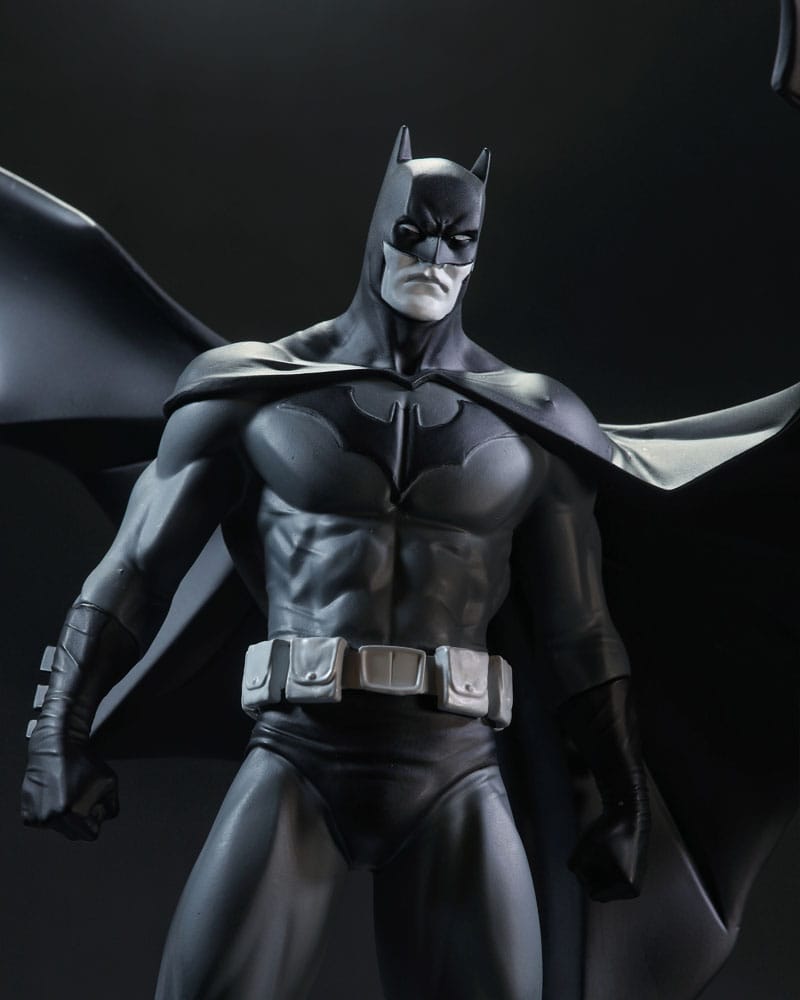 DC Direct Estatua a Batman Black & White Batman (by Jorge Jimenez) 27 cm